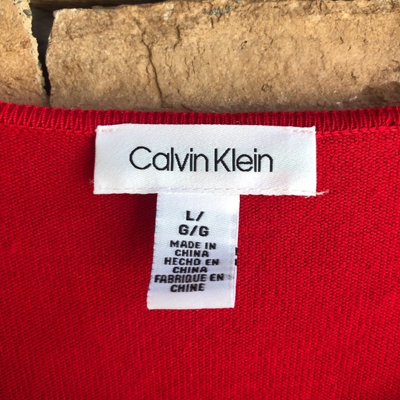 Calvin Klein red thin knit scoop neck gold detail sweater Large - Picture 9 of 9